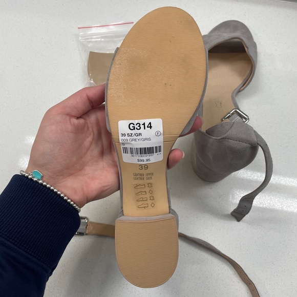 Block Heels Grey - Picture 2 of 4